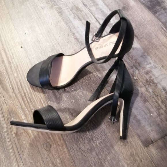 Black Heels - Picture 3 of 4